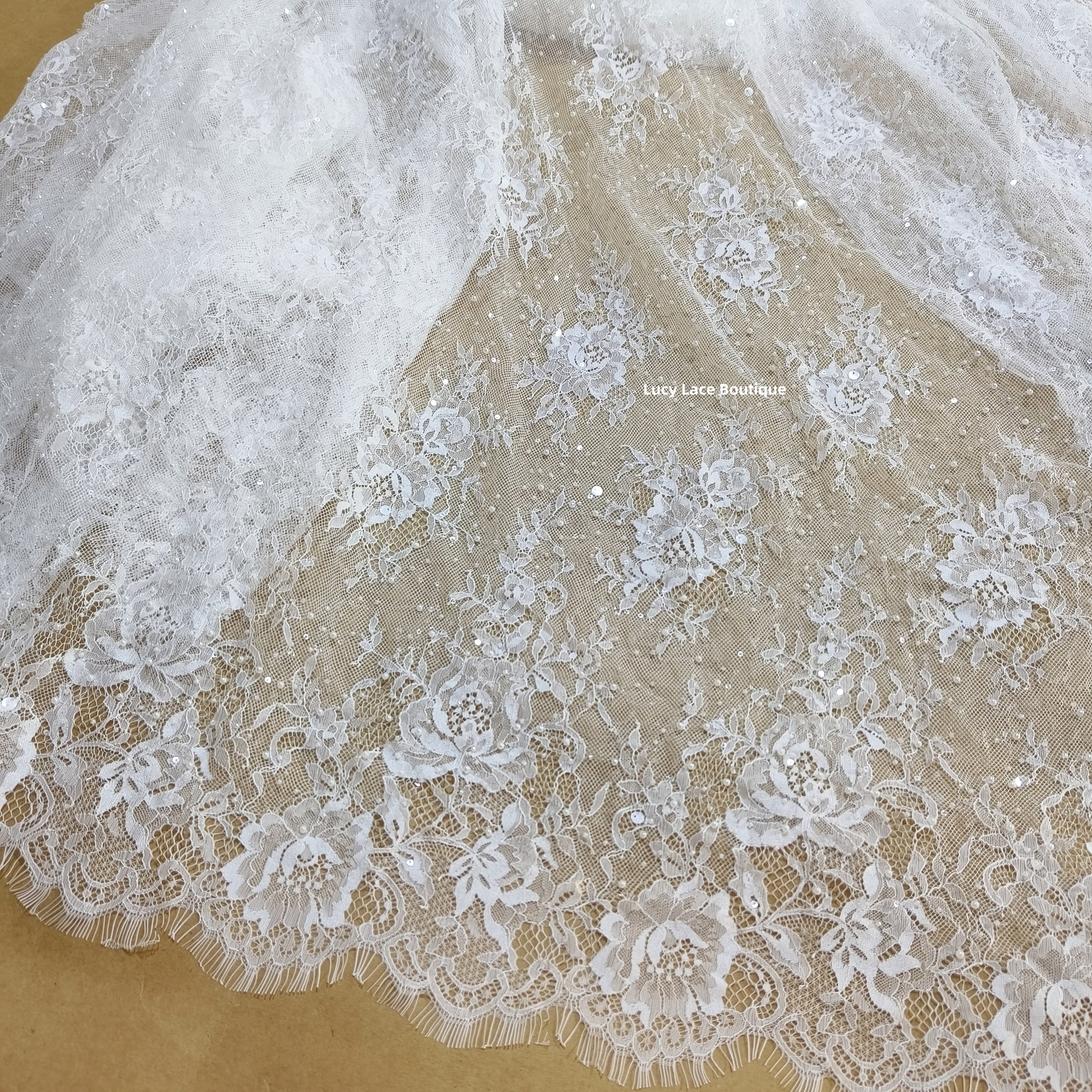 1 Panel 1.5M Wide 3M Long Off  - đánh giá và giá Sequin Fabric Panel