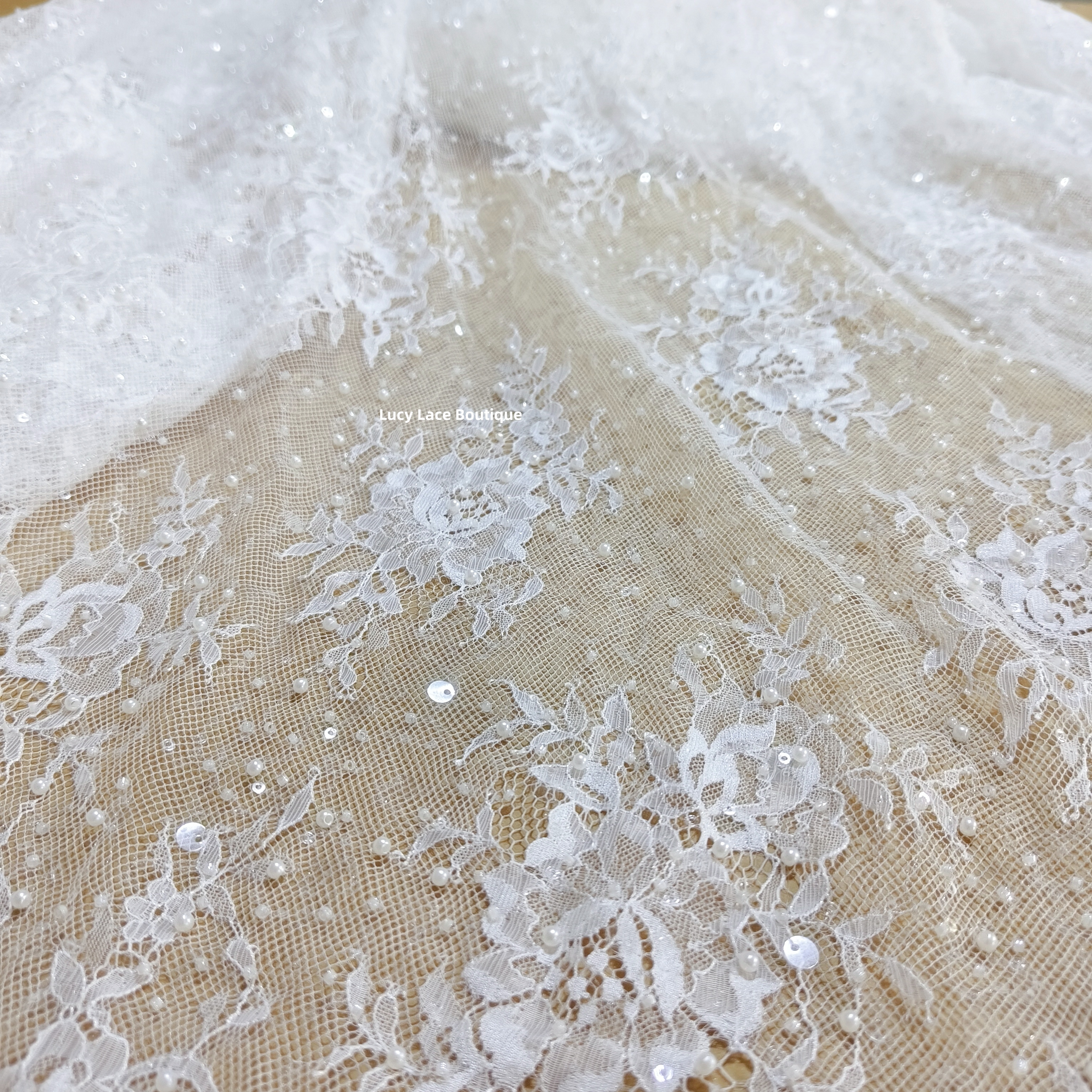 1 Panel 1.5M Wide 3M Long Off  - đánh giá và giá Sequin Fabric Panel
