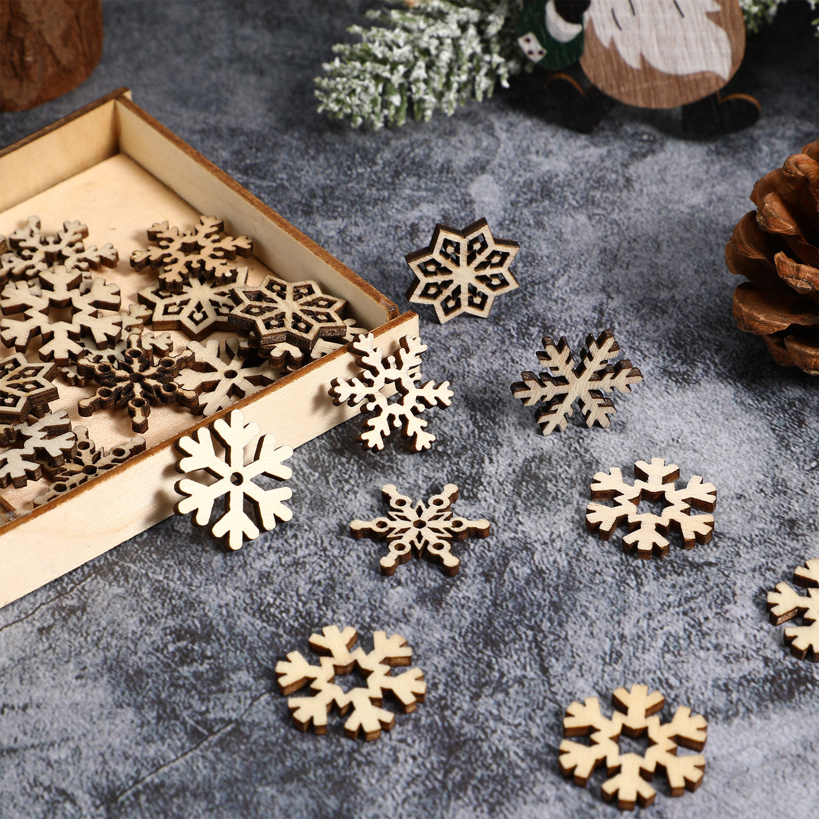 50Pcs Wooden Snowflake Cutouts - đánh giá và giá Christmas Craft Embellishment
